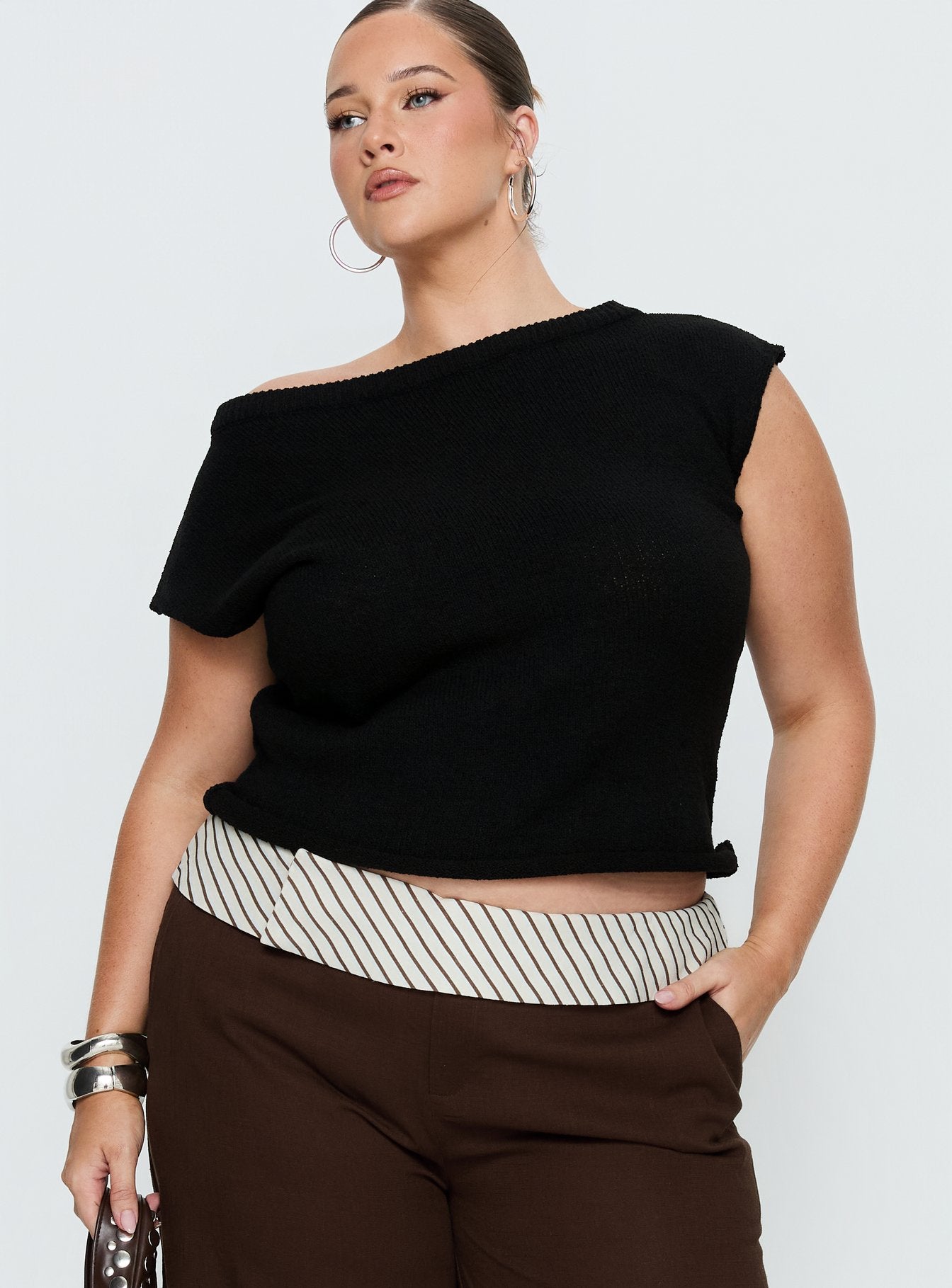 Alternative view of Ashfield Off Shoulder Top Black Curve