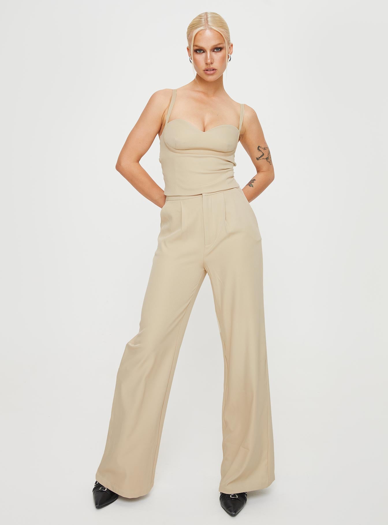 Briana Set Beige - Image 2