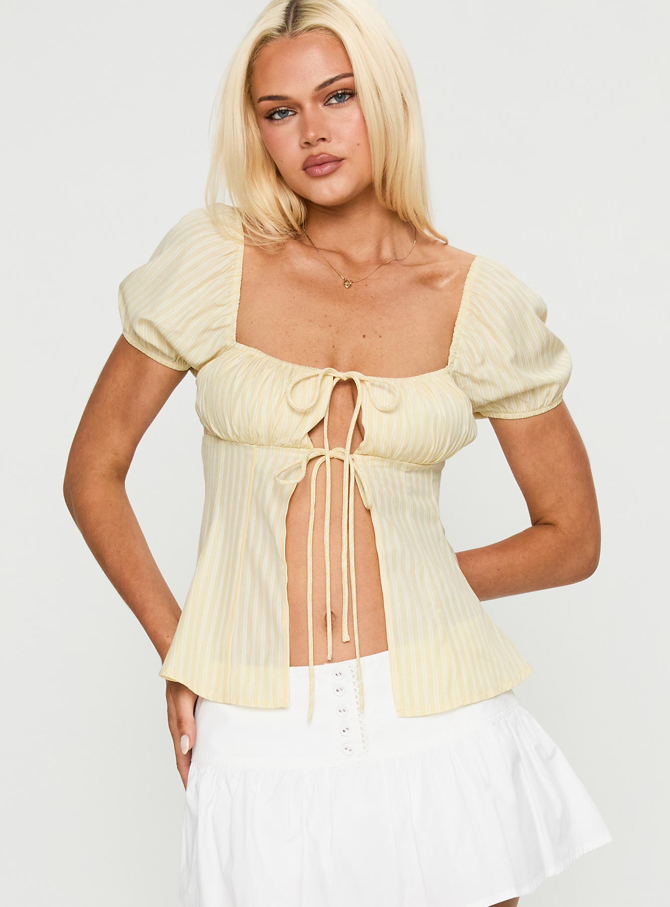 Alternative view of How To Fly Tie Detail Top Yellow