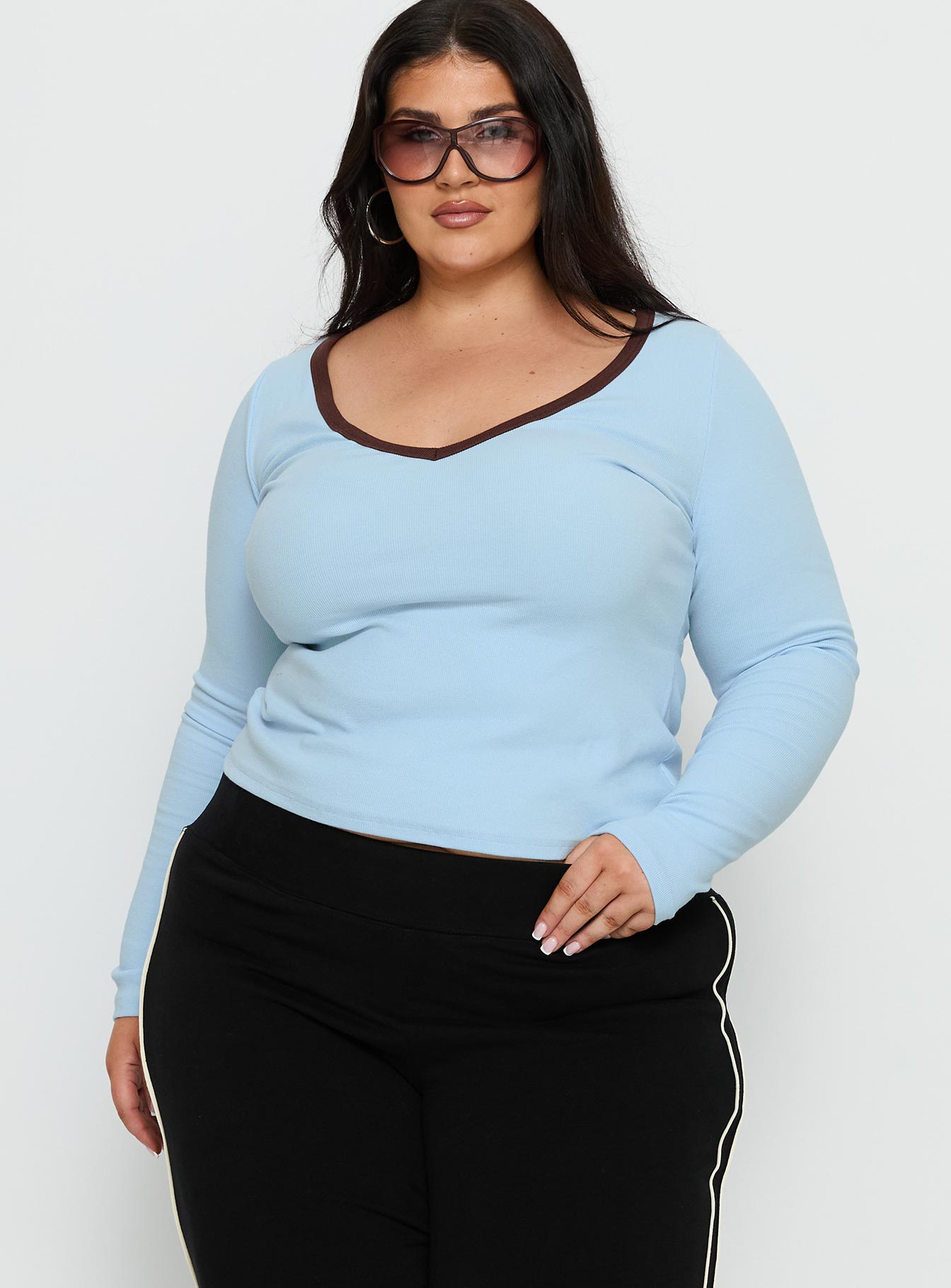 Alternative view of Baseline V Neck Long Sleeve Top Blue / Brown Curve