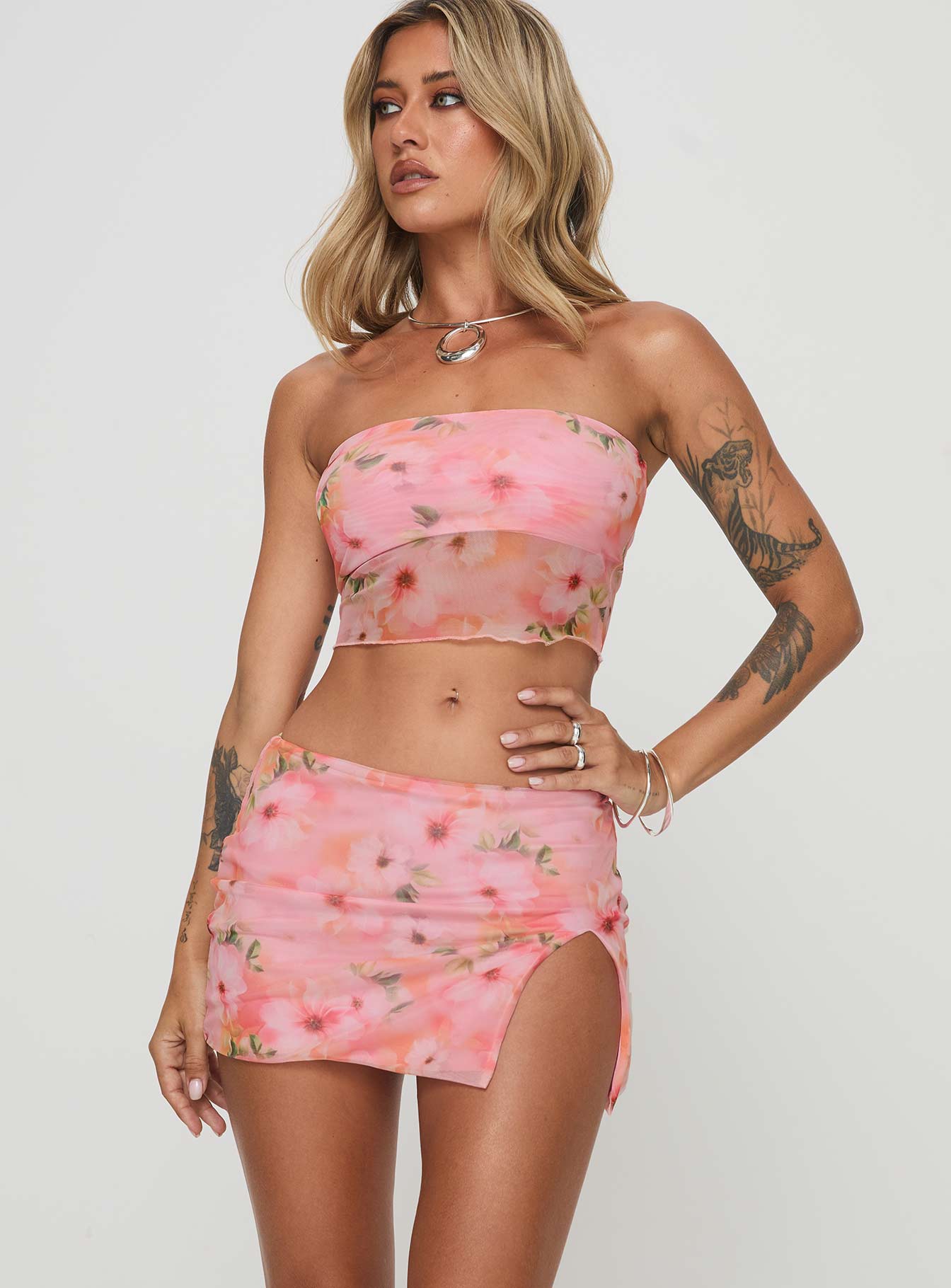 Alternative view of Corella Set Digital Pink Floral