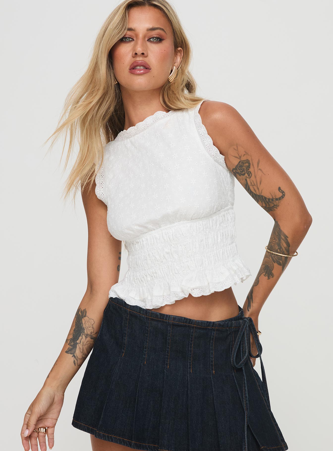Alternative view of Asuka Top White