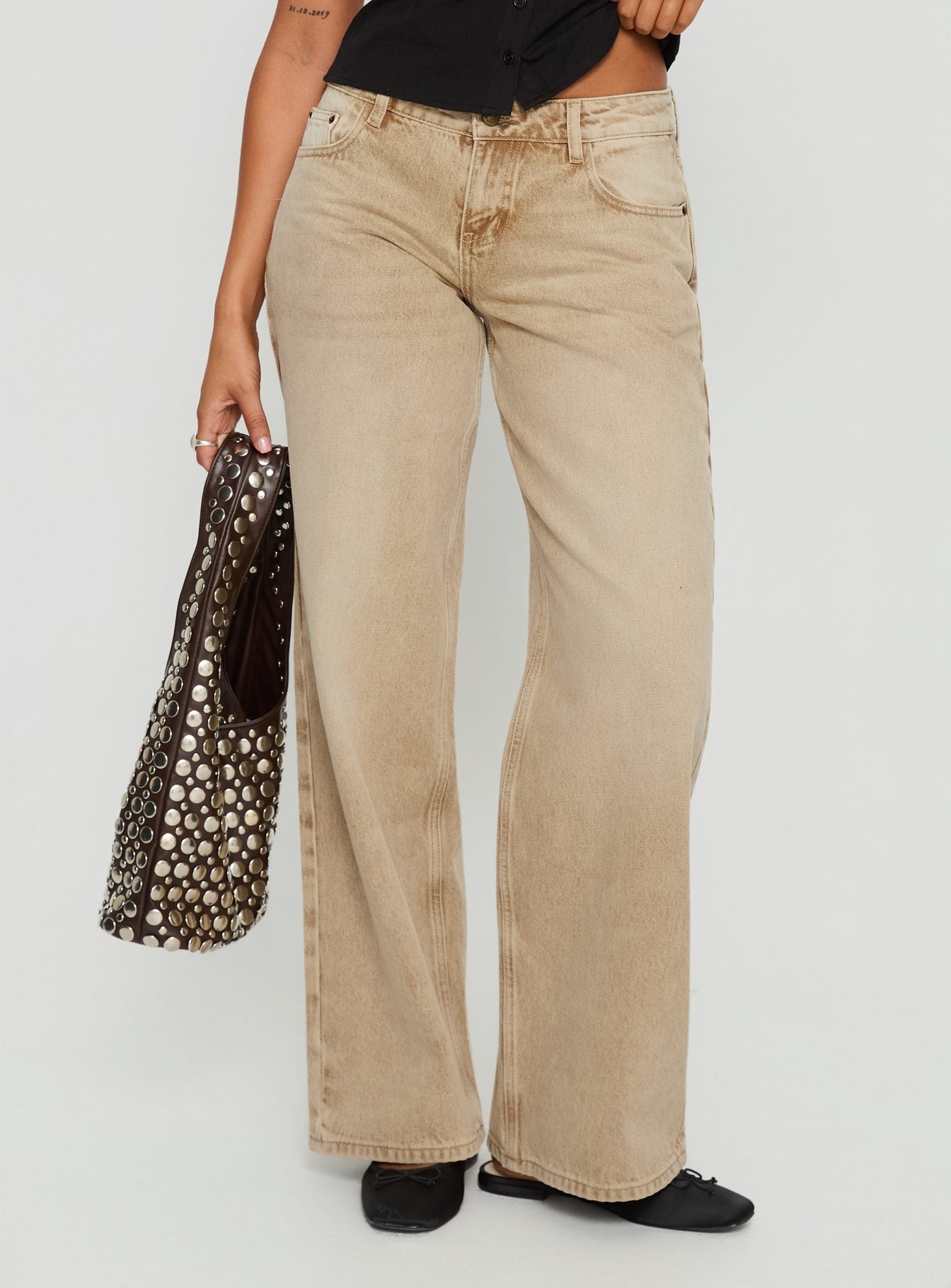 Alternative view of Ellanor Low Rise Straight Leg Jeans Tan