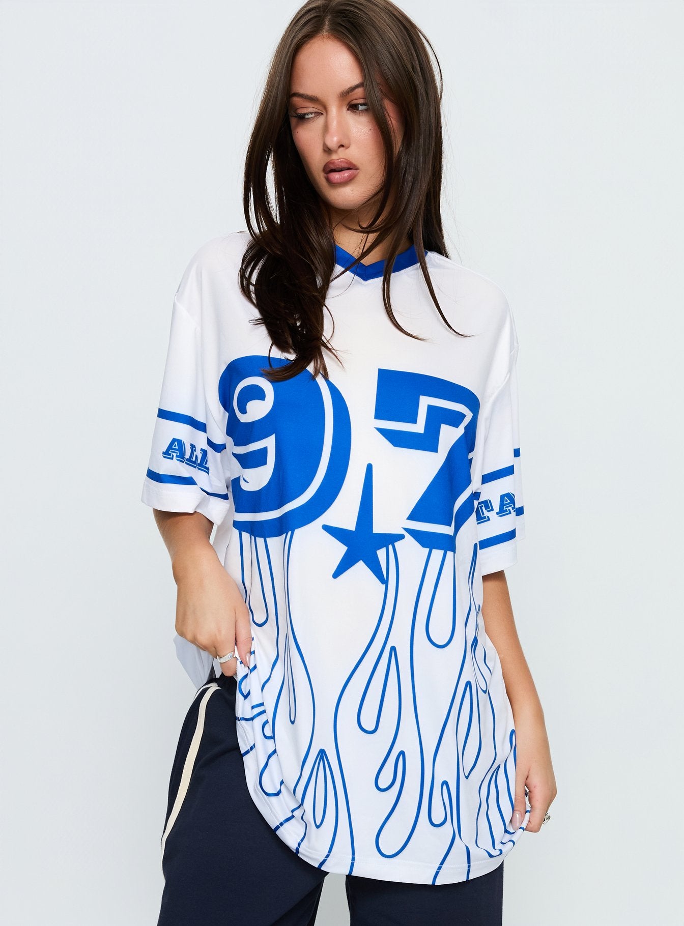 Alternative view of 97 Sportstar Oversized Jersey Graphic Top White / Blue