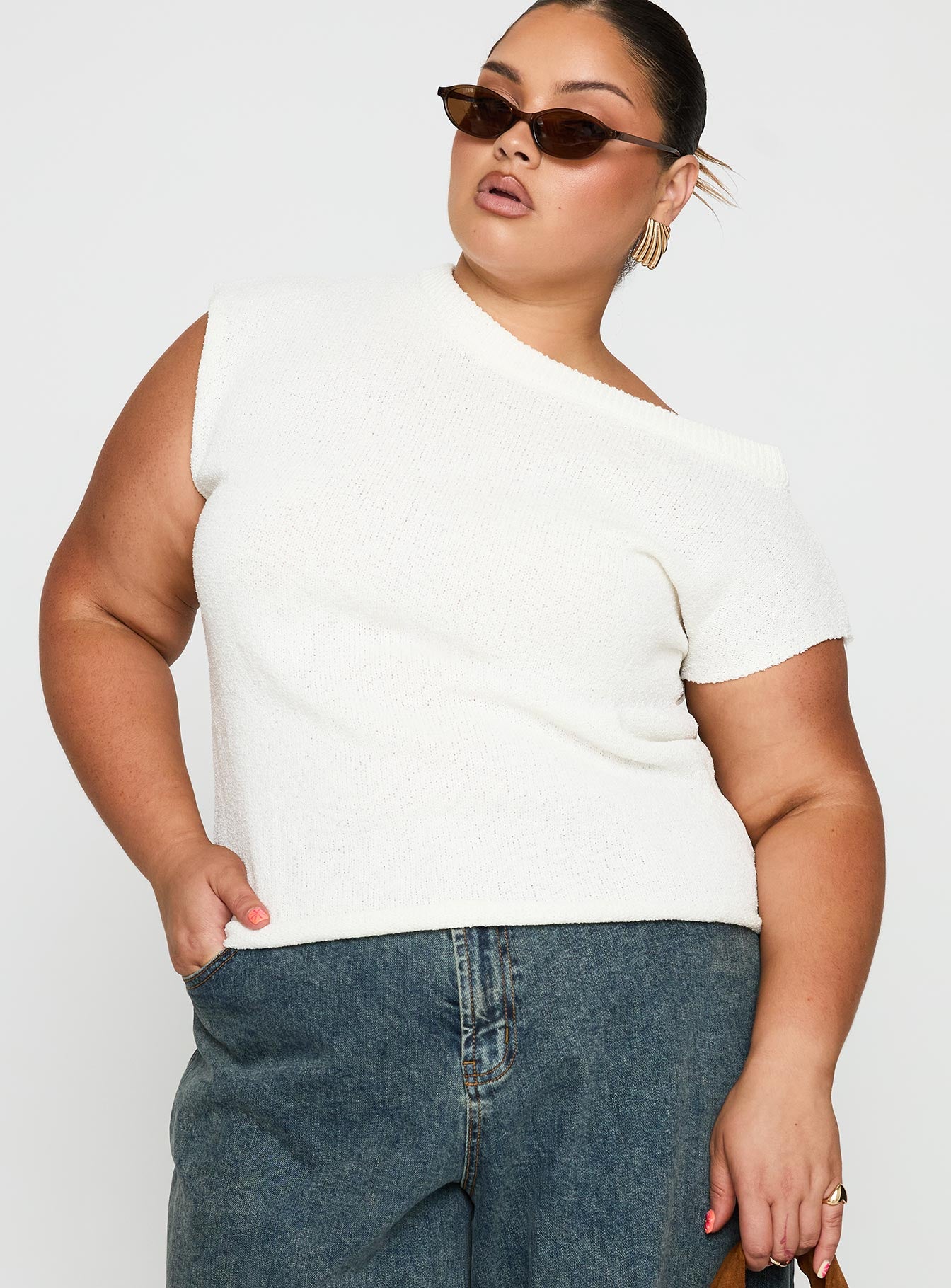 Alternative view of Ashfield Off Shoulder Top White Curve