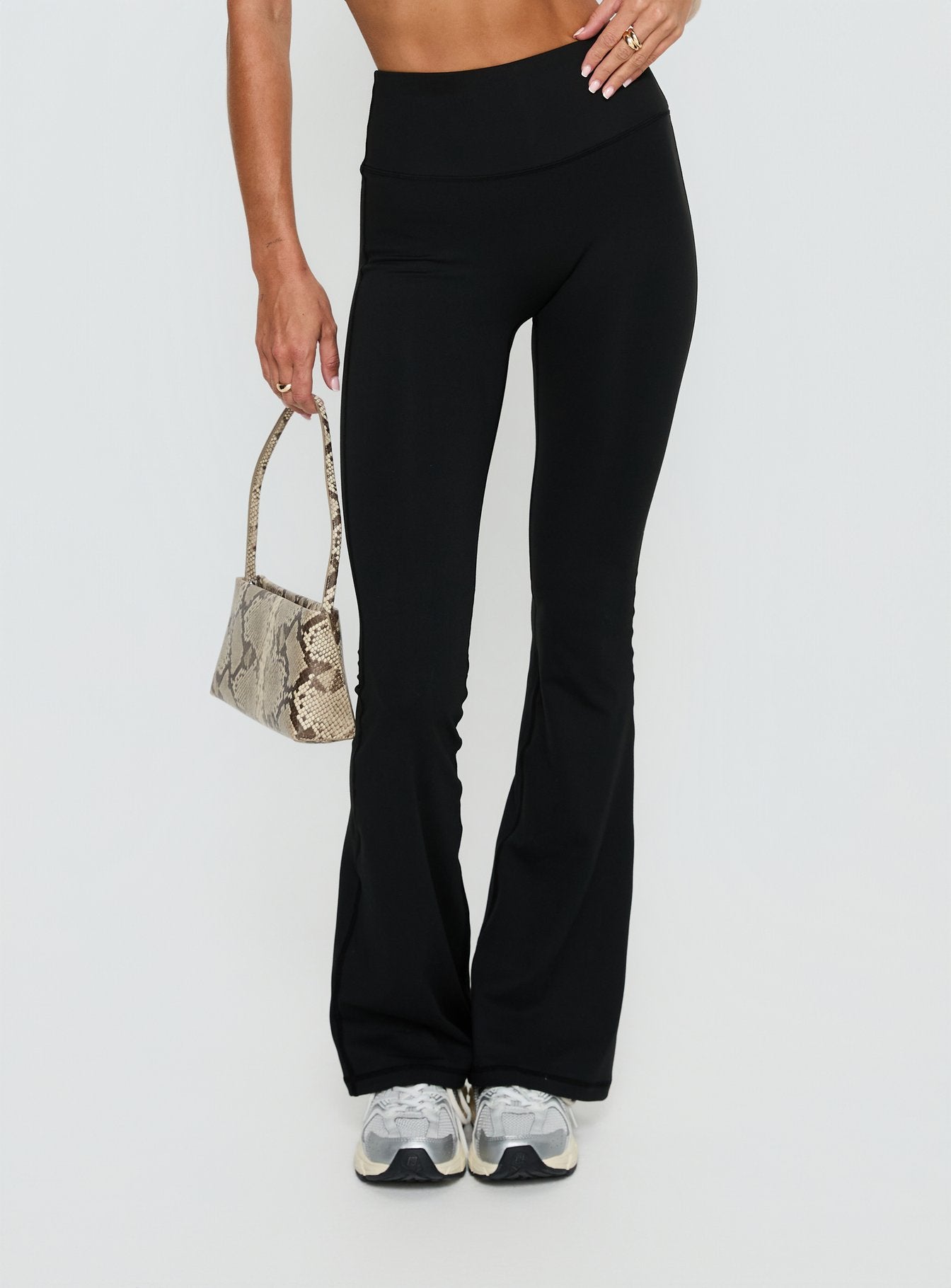 Alternative view of Energize Active Invisible Scrunch Flare Leggings Black