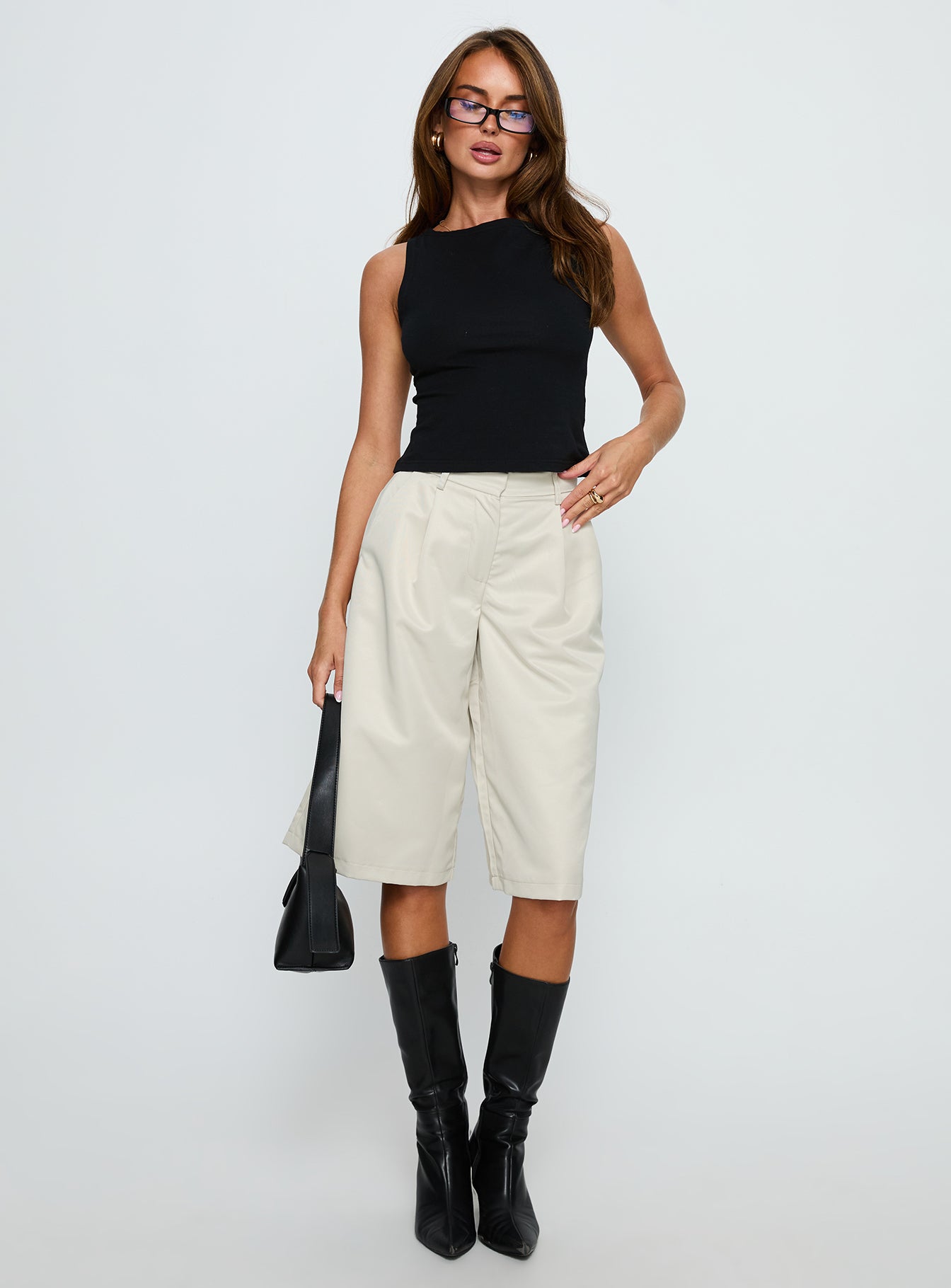 Alternative view of Jakai Longline Tailored Short Cream