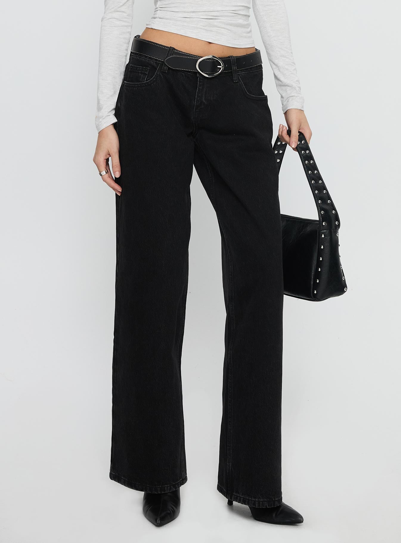 Alternative view of Ellanor Low Rise Straight Leg Jean Washed Black
