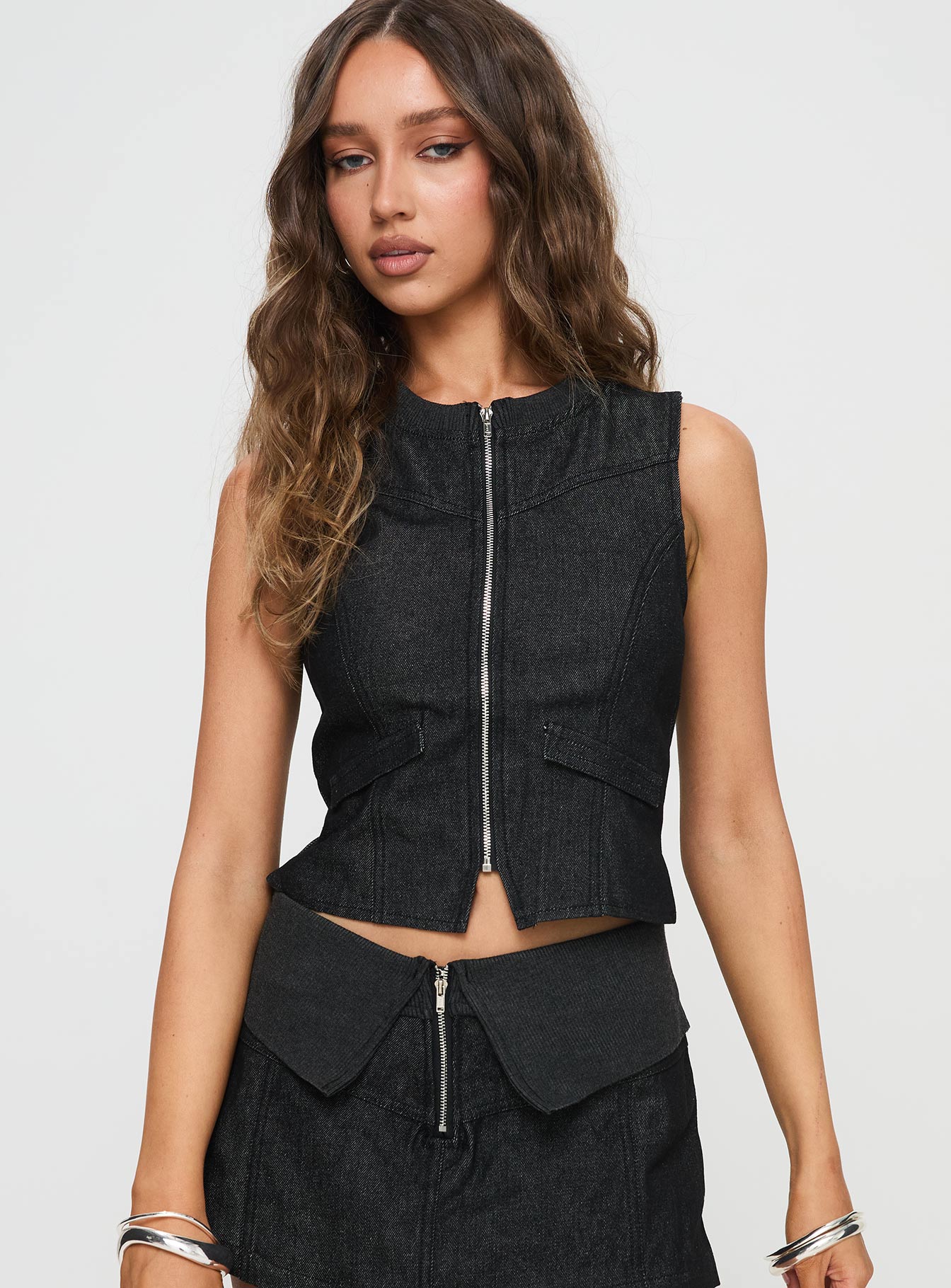 Alternative view of Isibel Vest Black