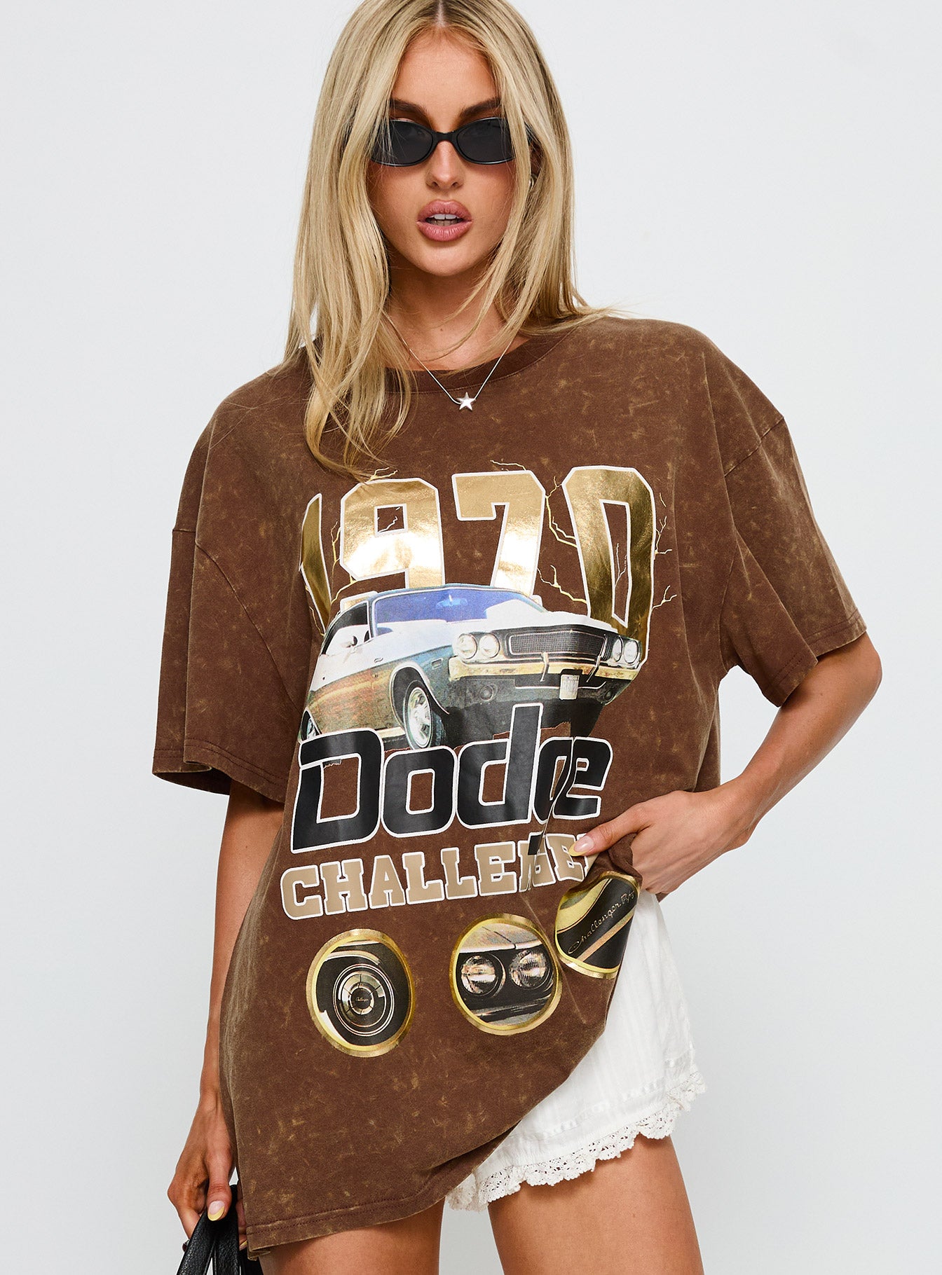 Alternative view of 1970 Dodge Charger Oversied Graphic Top Brown