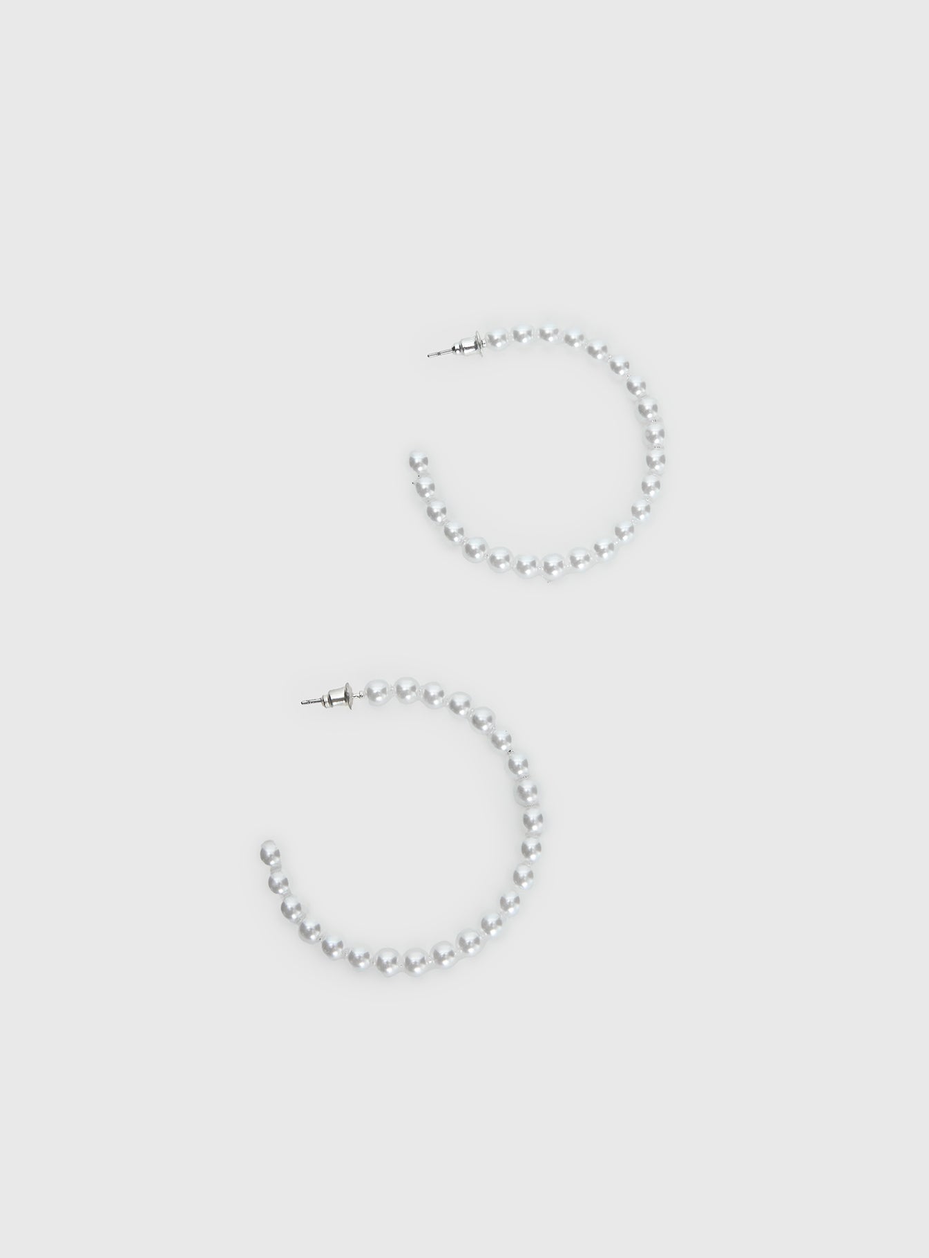 Alternative view of Aydan Hoop Earrings Pearl