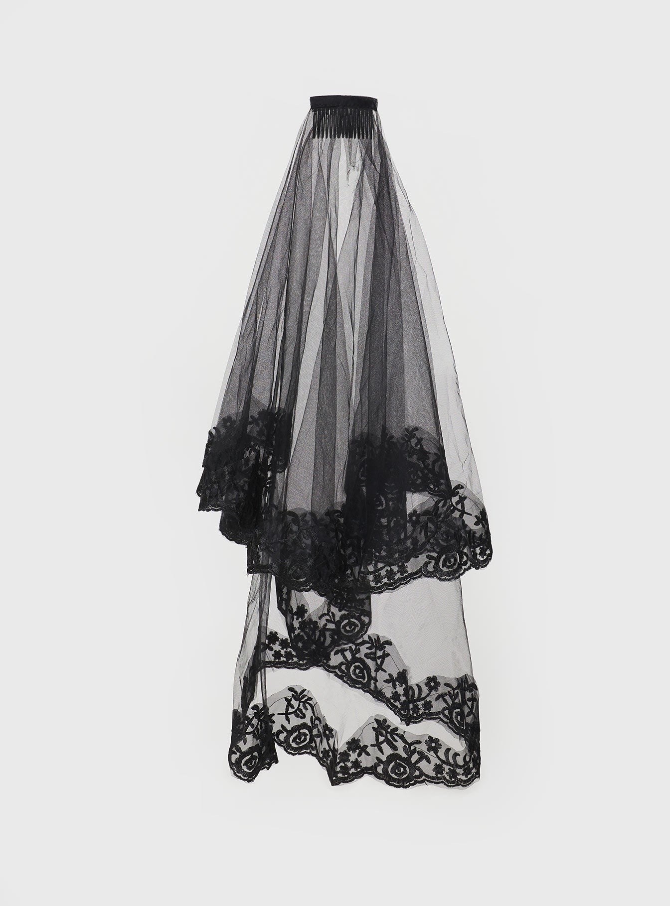 Alternative view of Deadly Veil Black