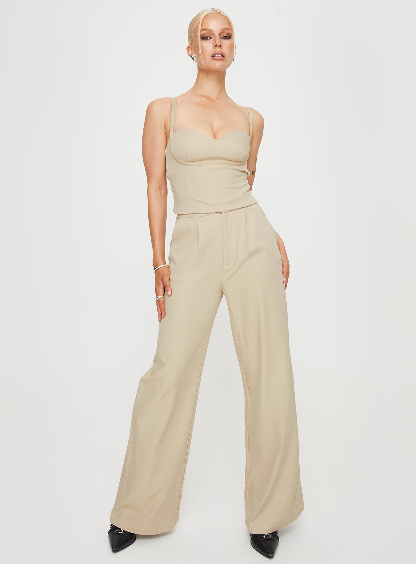 Briana Set Beige - Image 3