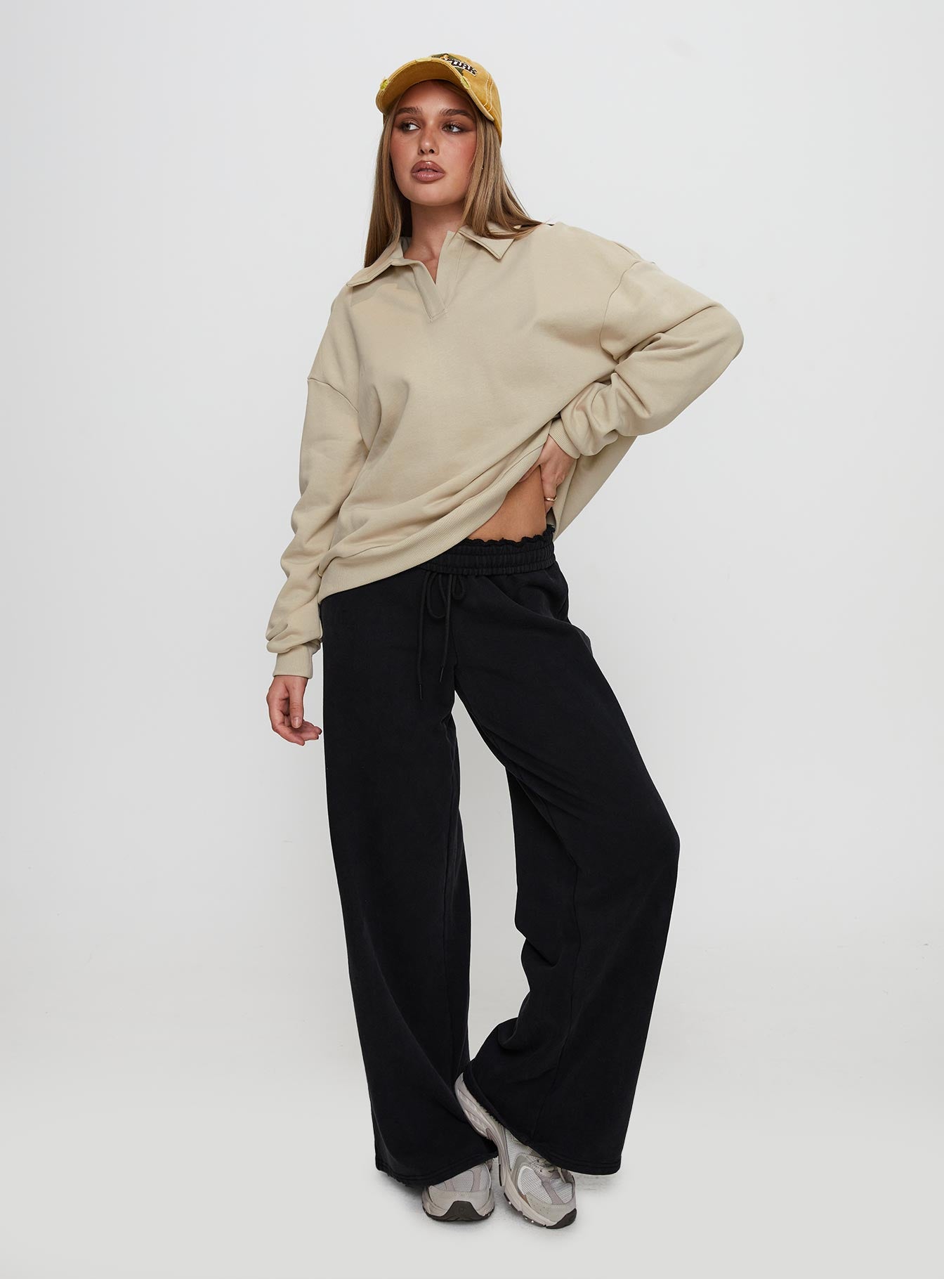 Alternative view of Back Around Collared Fleece Jumper Oat