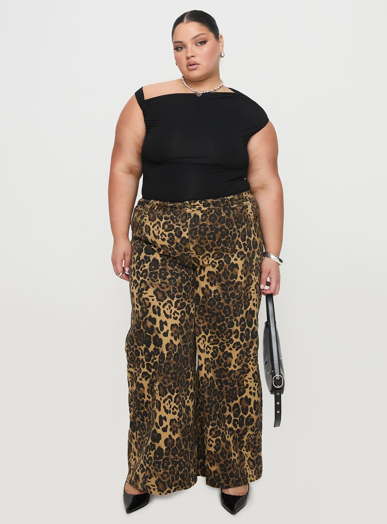 Alternative view of Beller Bodysuit Black Curve