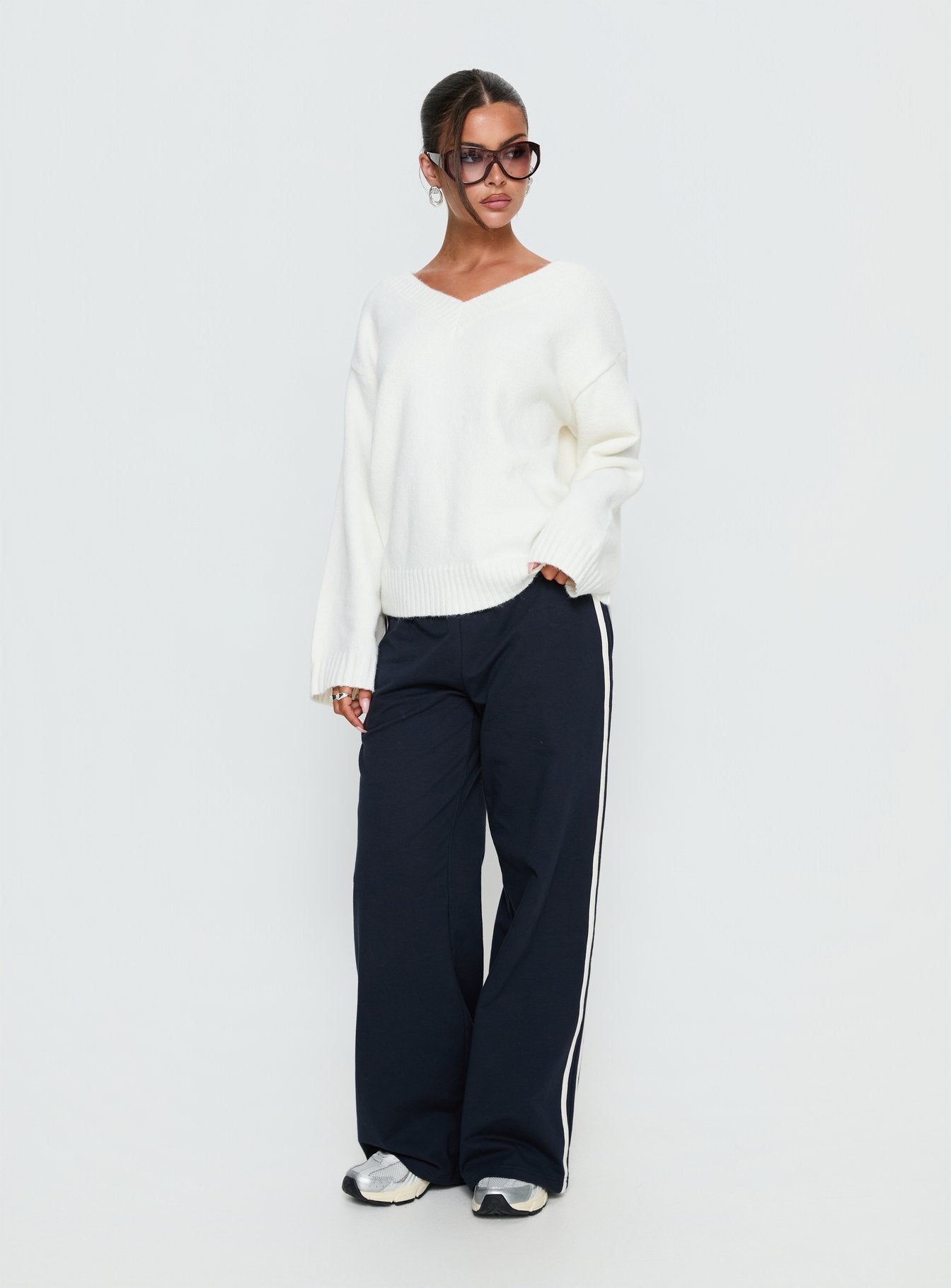 Kaileigh V Neck Knit Sweater Cream - Image 3