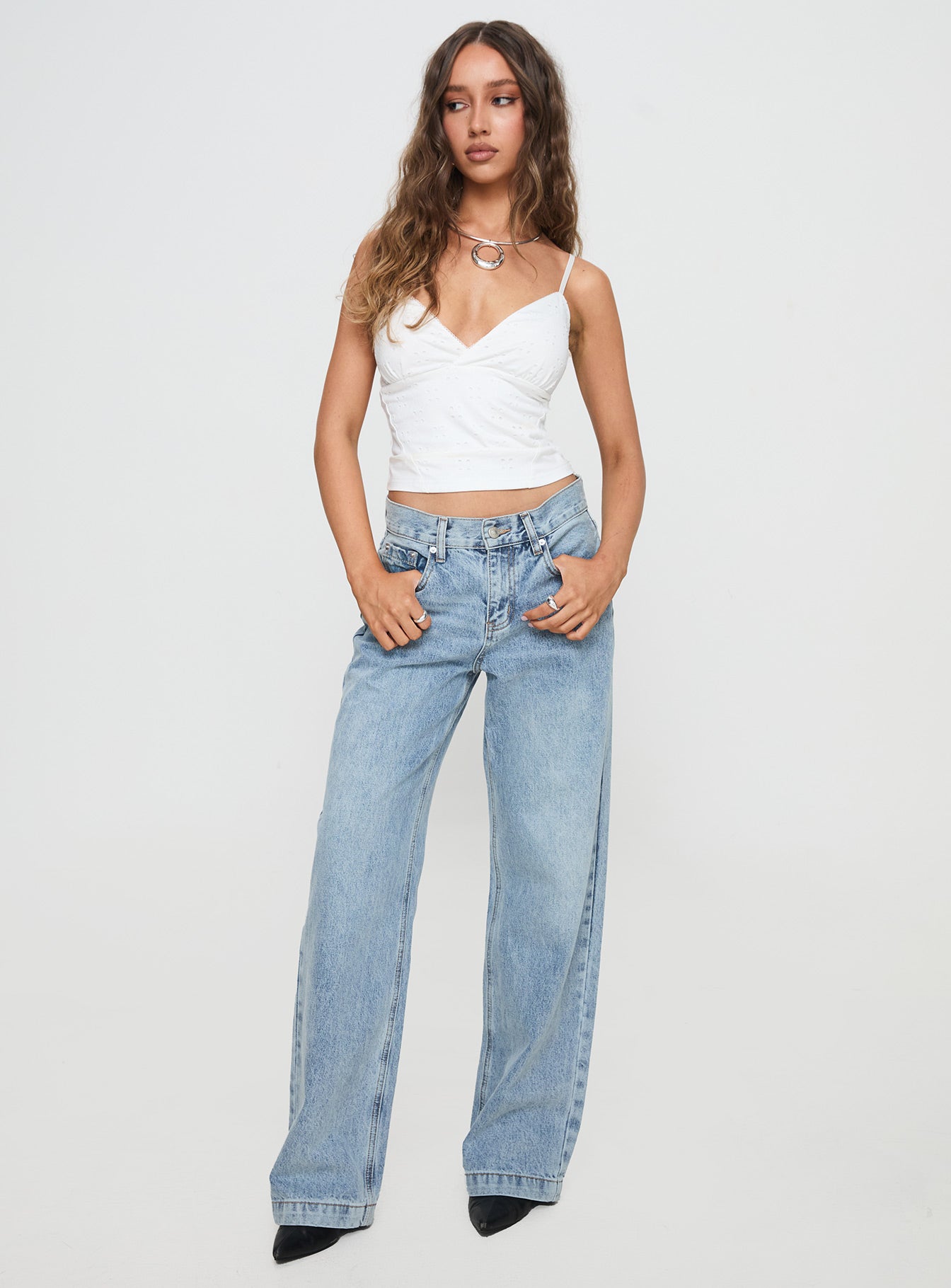 Anelli Low Rise Straight Leg Jeans Light Blue Wash - Image 3