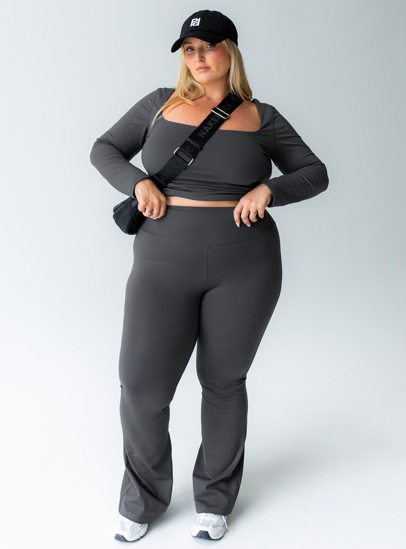 Alternative view of Integrity Activewear Yoga Pants Grey Curve