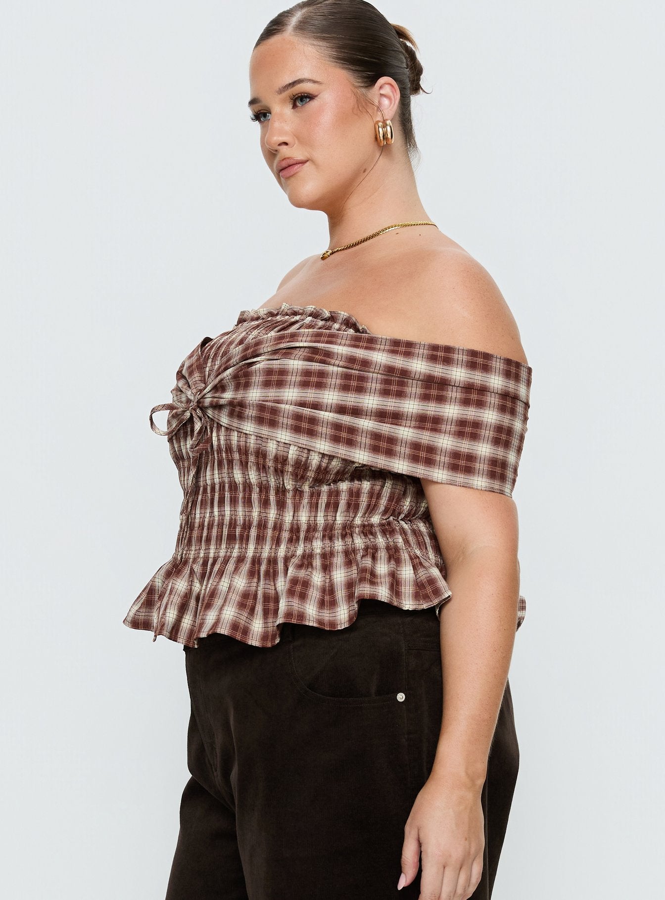 Avalynn Off Shoulder Shirred Top Brown Check Curve - Image 3