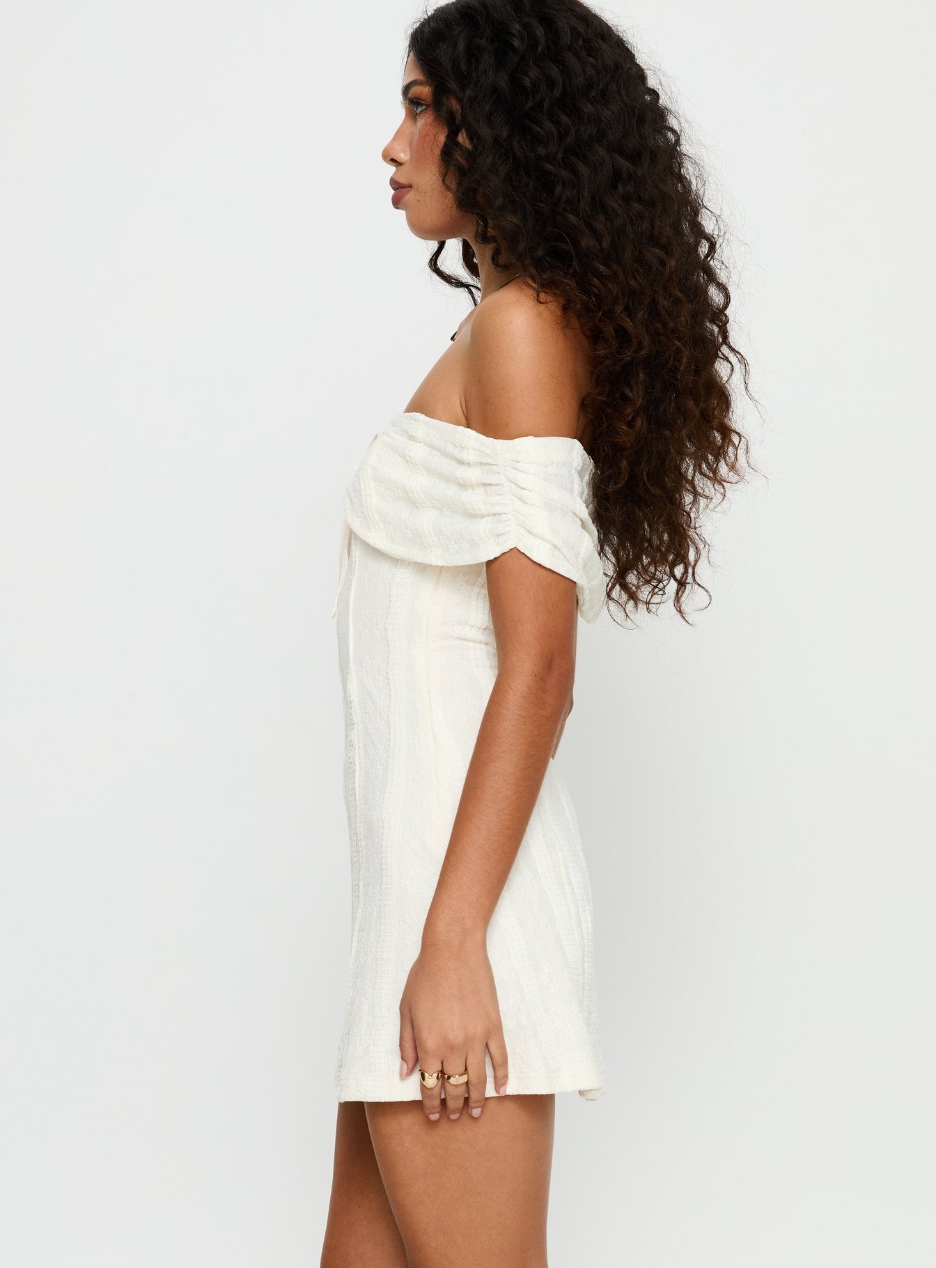 Colettie Off Shoulder Mini Dress Cream - Image 4