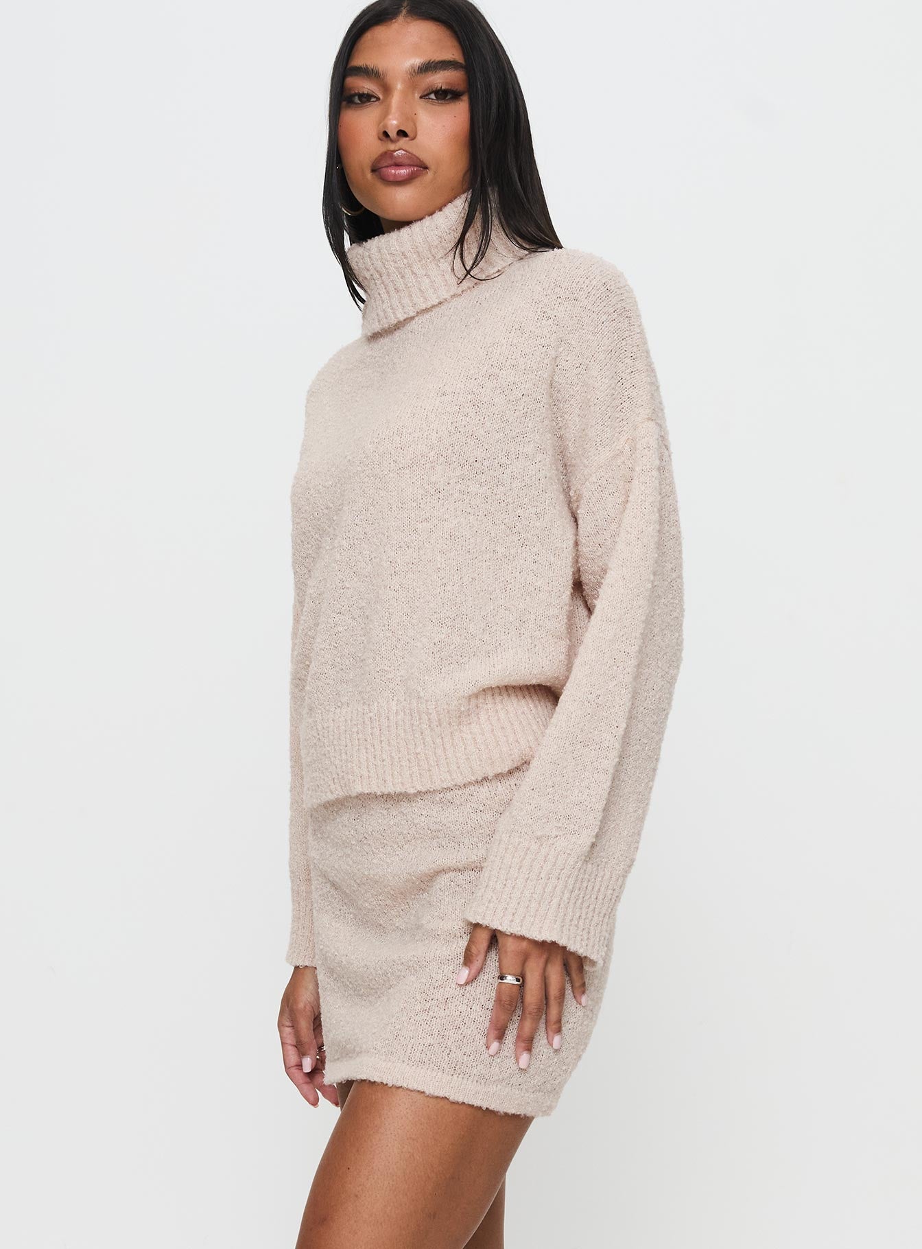 Isavella Set Beige - Image 4