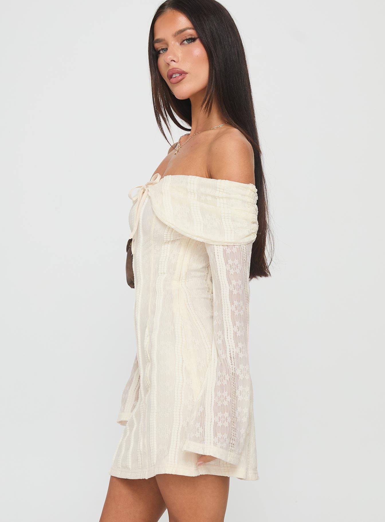Colettie Long Sleeve Mini Dress Cream - Image 4