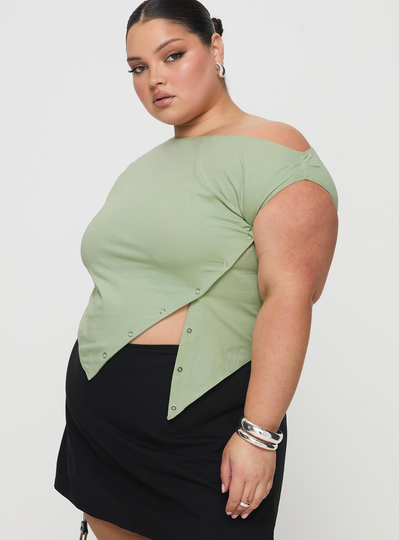 Karre Off The Shoulder Top Sage Curve - Image 3