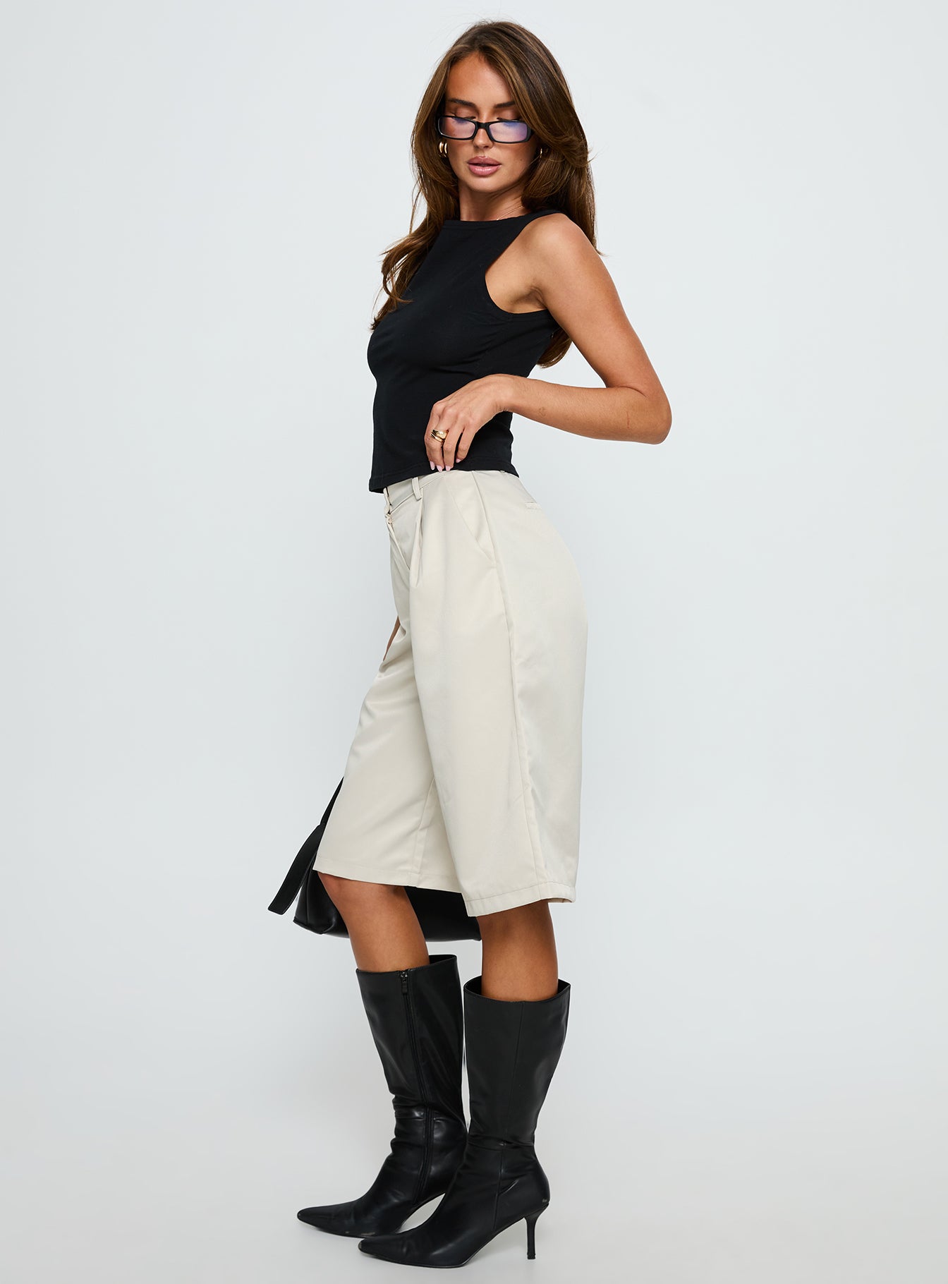 Jakai Longline Tailored Short Cream - Image 4