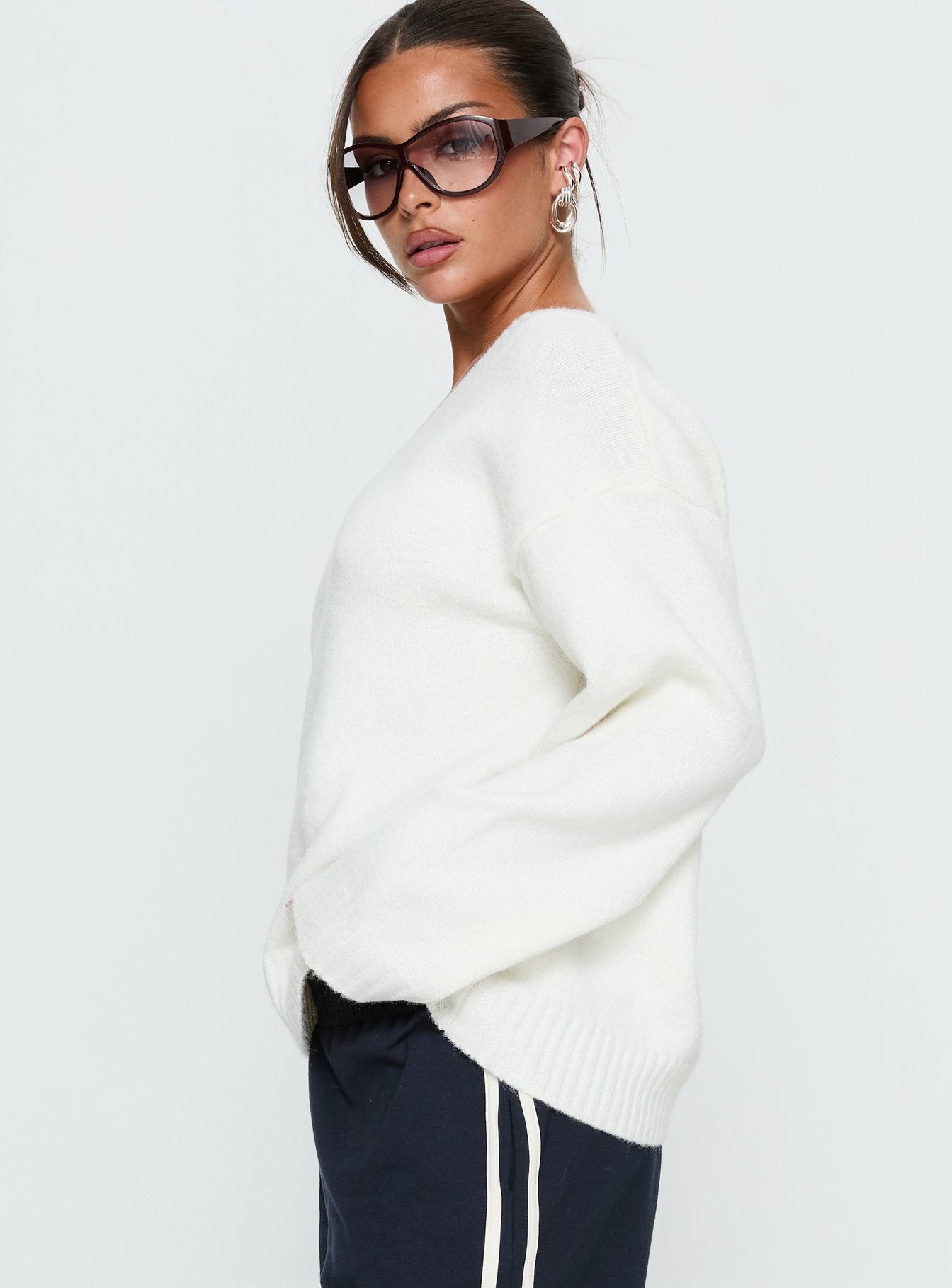 Kaileigh V Neck Knit Sweater Cream - Image 4