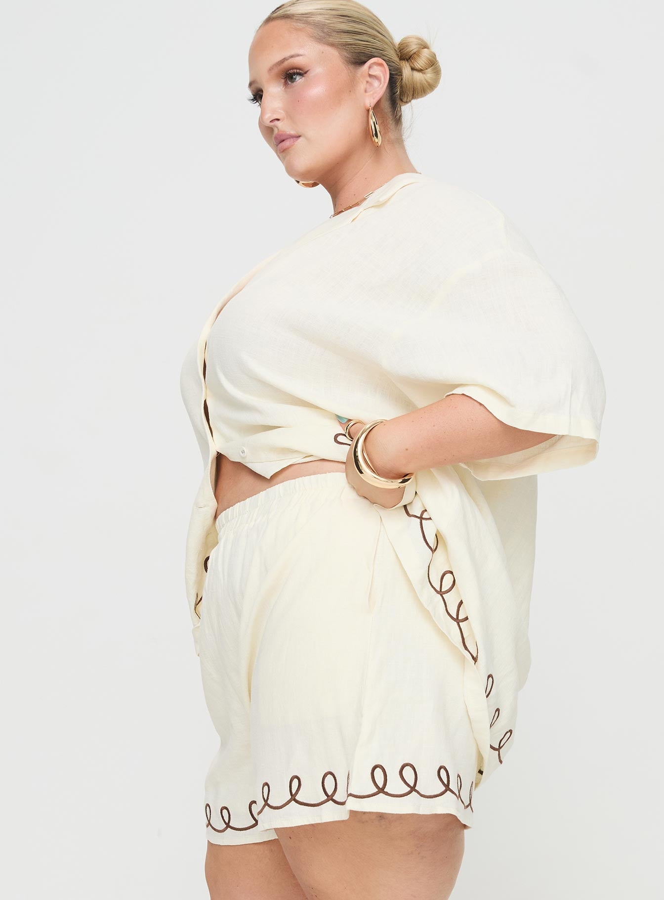 Jamari Linen Blend Shorts Cream / Brown Curve - Image 4