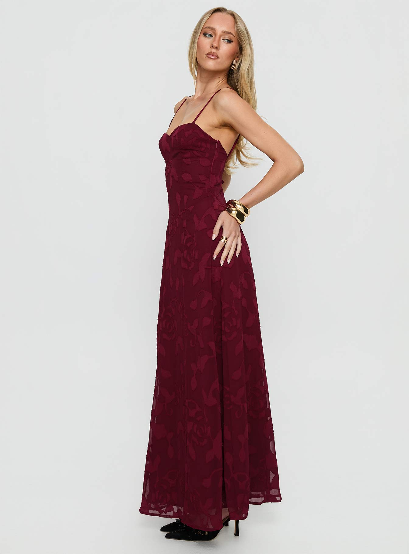 Leading Lady Sweetheart Maxi Dress Red Floral Burnout - Image 4