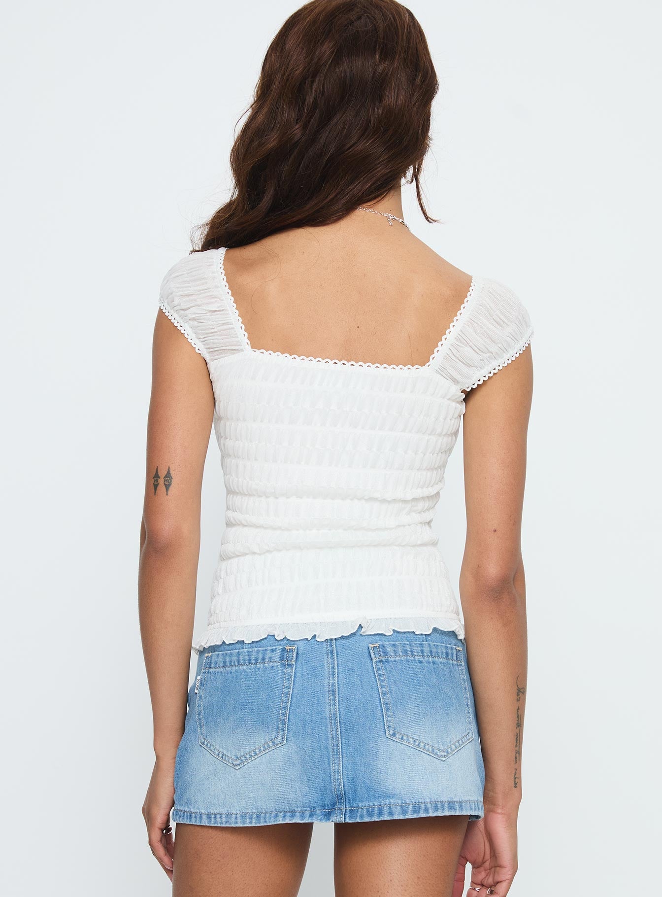 Honeymooner Cap Sleeve Frill Top White - Image 5