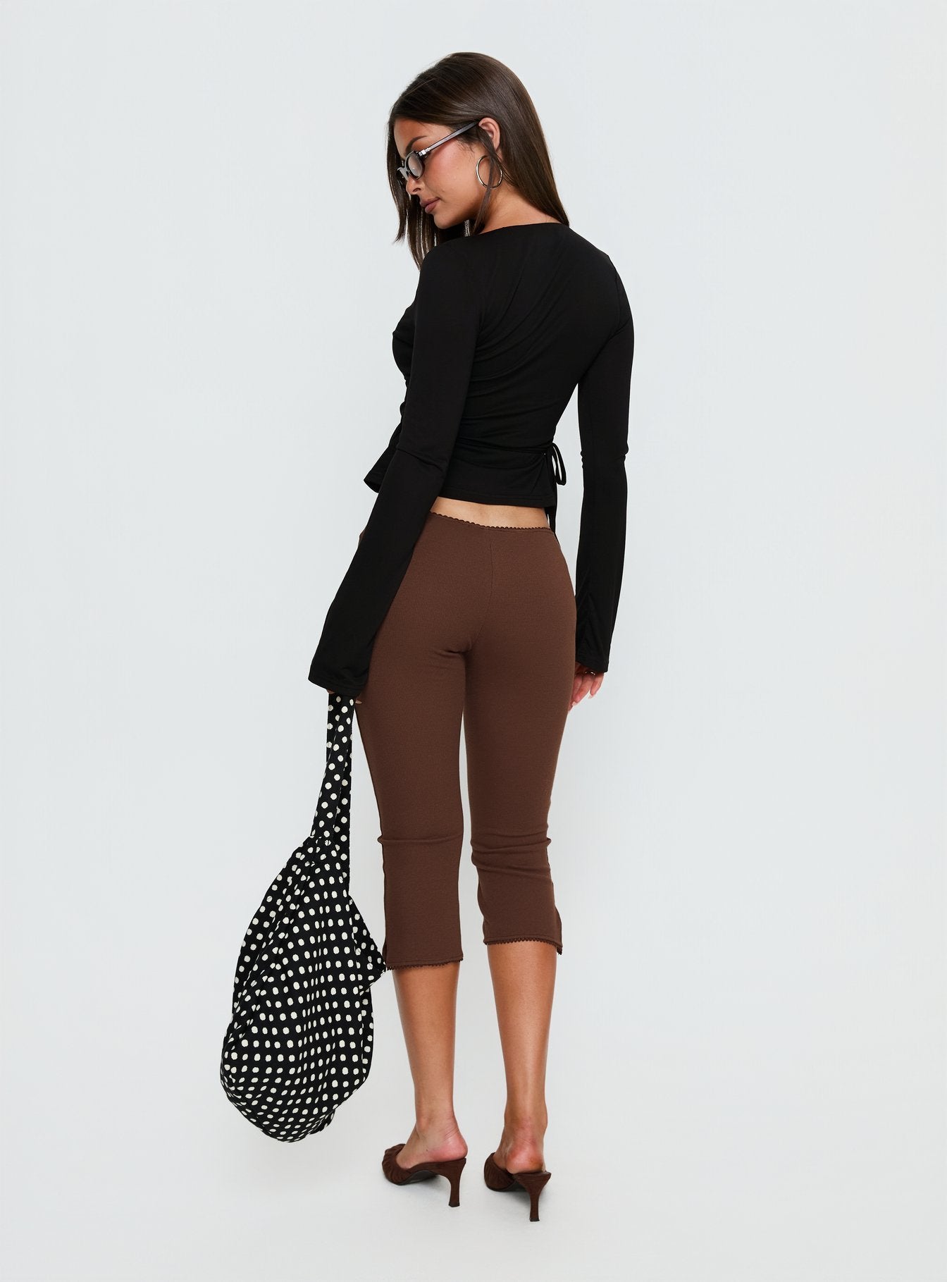 Baseline Rib Capri Pants Chocolate - Image 6