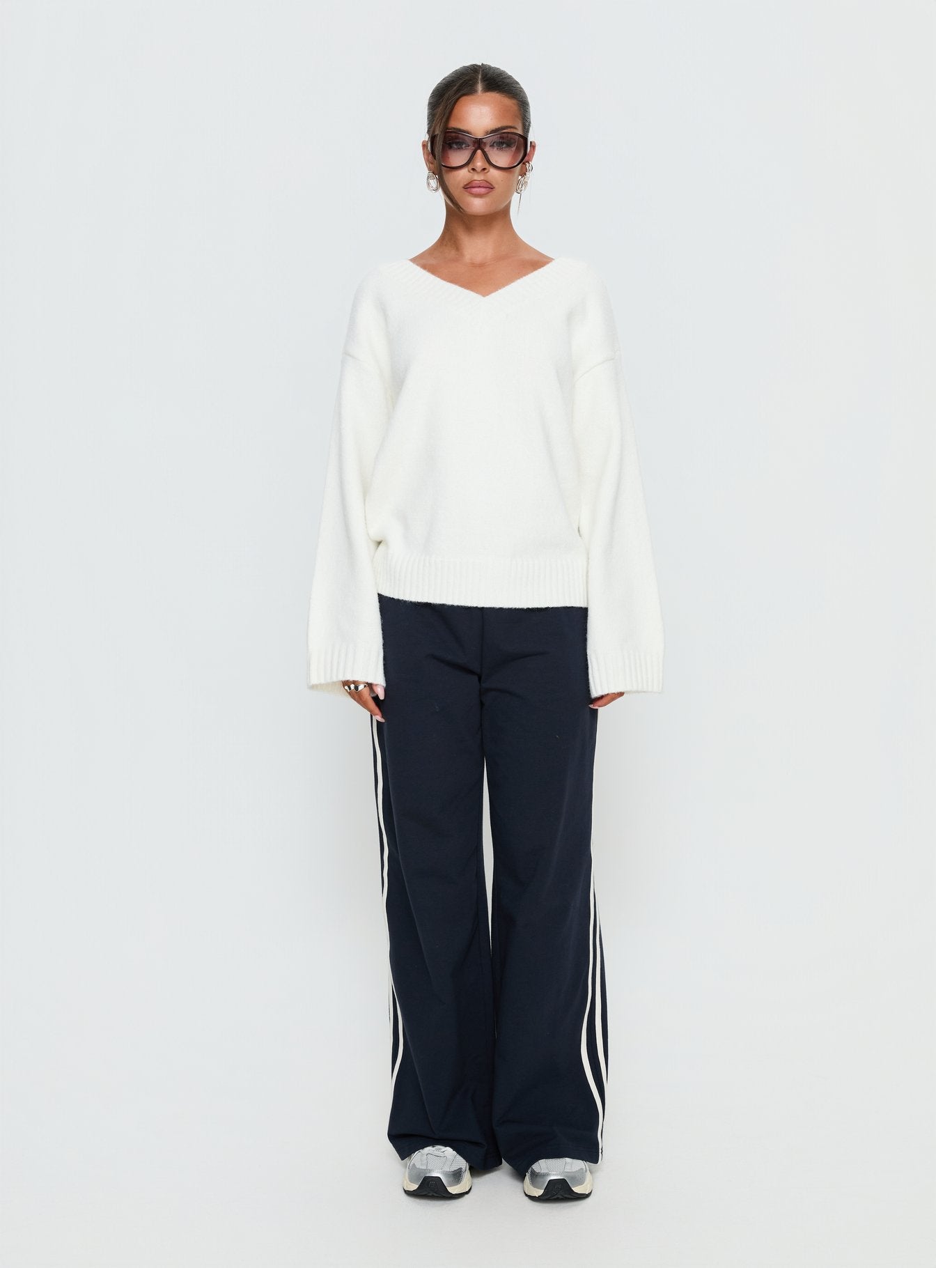 Kaileigh V Neck Knit Sweater Cream - Image 7